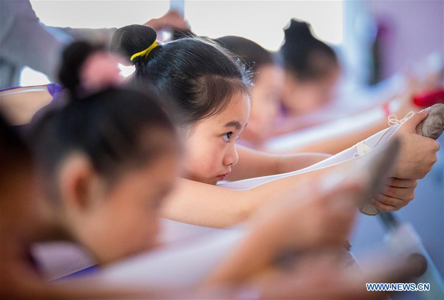 #CHINA-INNER MONGOLIA-HOHHOT-DANCE TRAINING (CN)