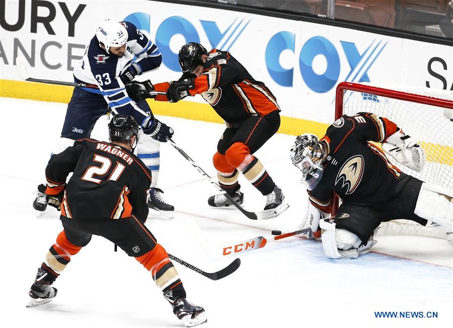 (SP)U.S.-ANAHEIM-ICE HOCKEY-NHL-WPG VS ANA