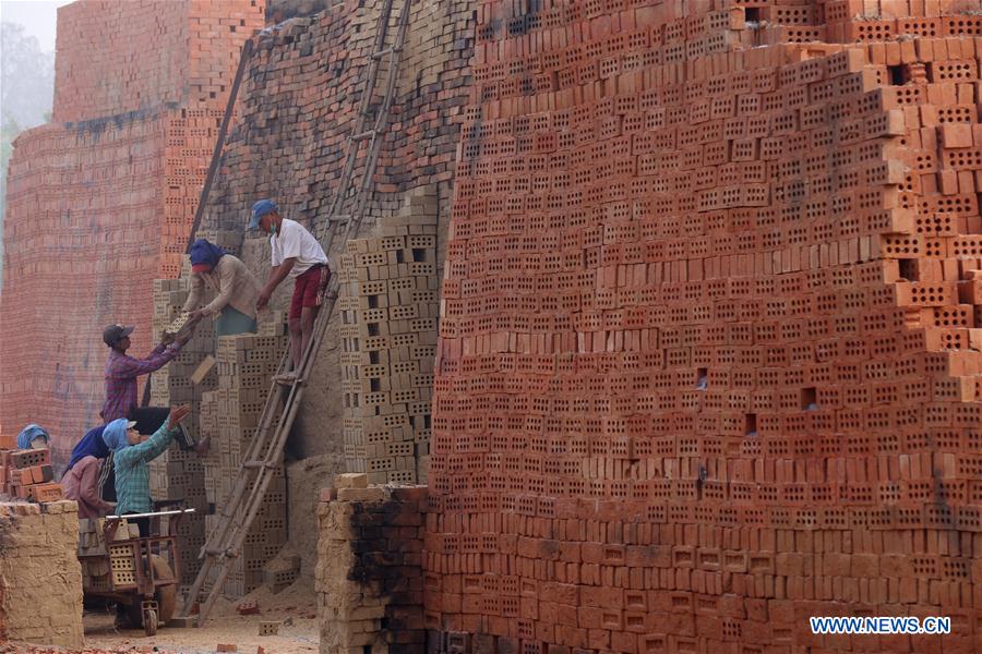 MYANMAR-YANGON-BRICK FACTORY-DAILY LIFE