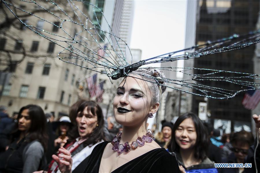 U.S.-NEW YORK-EASTER-BONNET-PARADE