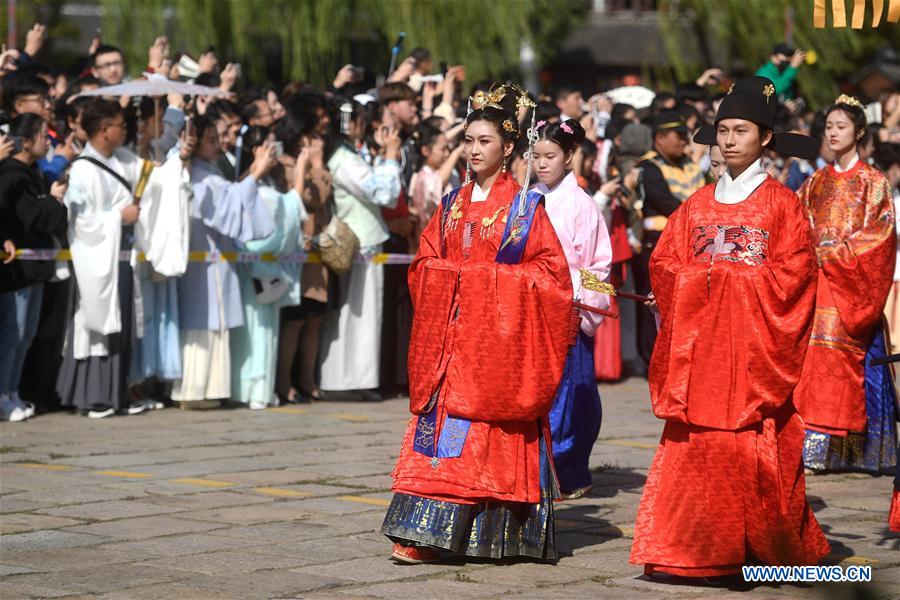 CHINA-ZHEJIANG-TRADITIONAL CHINESE COSTUME EXHIBITION (CN)