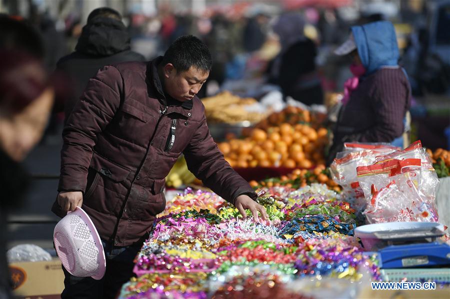 CHINA-YINCHUAN-SPRING FESTIVAL-PREPARATION (CN)