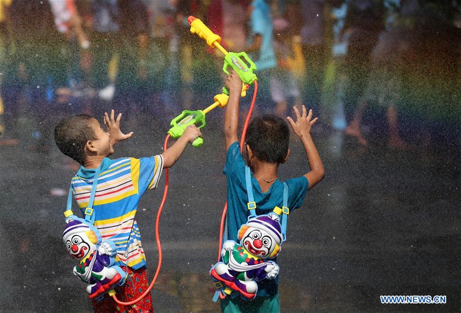 MYANMAR-YANGON-TRADITIONAL WATER FESTIVAL