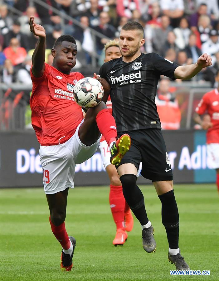 (SP)GERMANY-FRANKFURT-SOCCER-BUNDESLIGA-FRANKFURT VS MAINZ