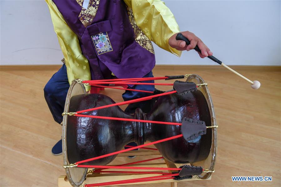 CHINA-JILIN-CHANGCHUN-KOREAN LONG DRUM (CN)