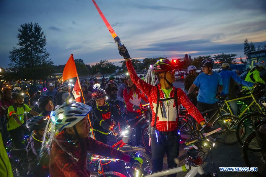 CANADA-VANCOUVER-BIKE THE NIGHT-EVENT