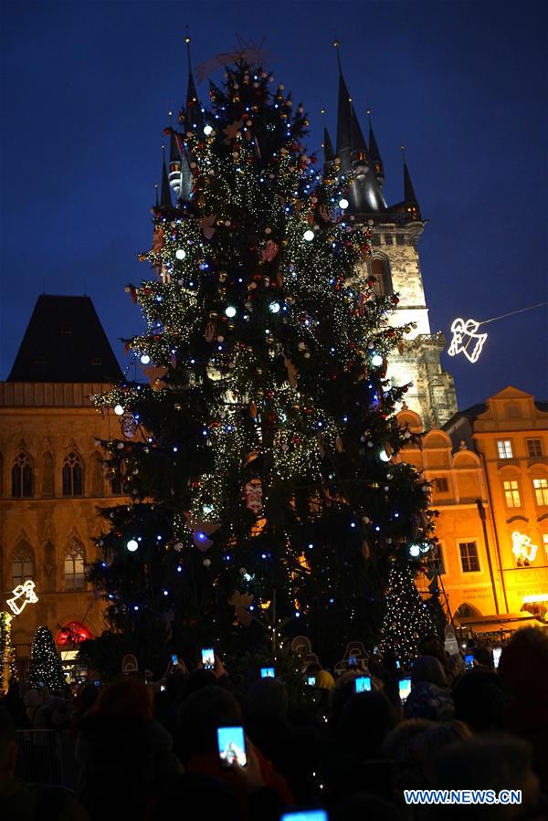 CZECH REPUBLIC-PRAGUE-CHRISTMAS TREE LIGHTENING