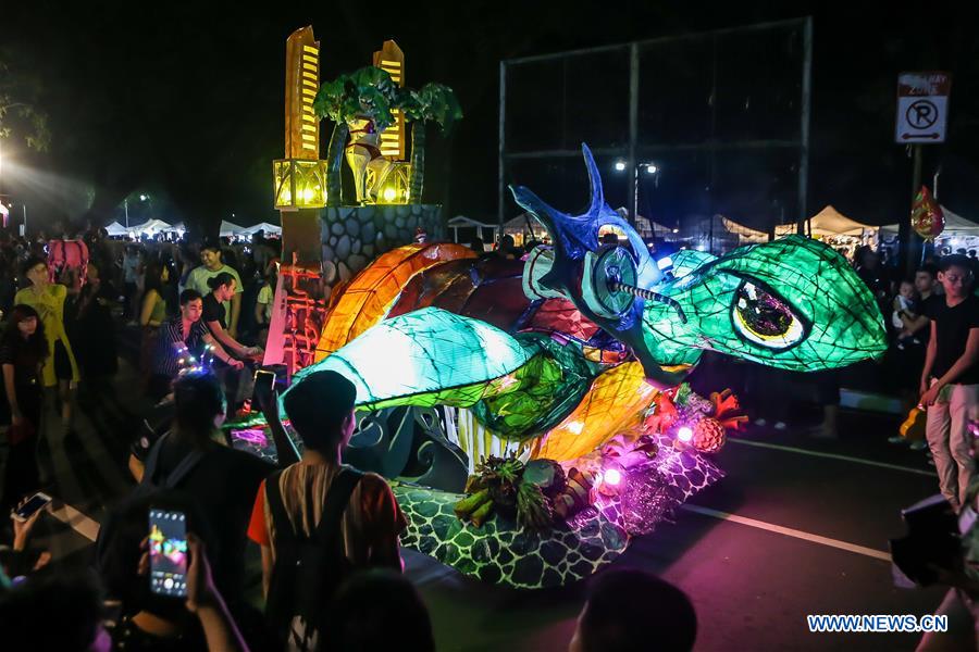 PHILIPPINES-QUEZON-LANTERN PARADE