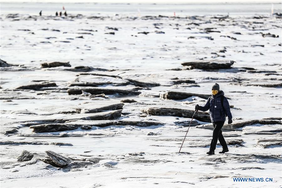 (SP)CHINA-PANJIN-ICE TREKKING (CN)