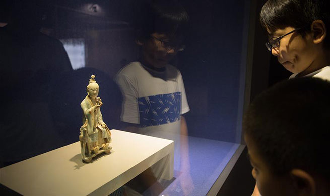 Visitors view exhibits of China's Song and Ming Dynasties in Hangzhou