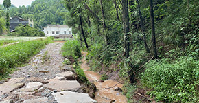 山洪袭来前，澧水河畔大转移